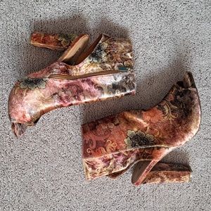 BAMBOO Print Velour Booties